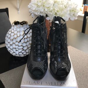 Stuart Weitzman Lace Peep-toe Bootie, size 7